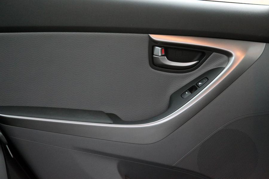  Hyundai Elantra Limited 2011 года  (фото 9 из 45)